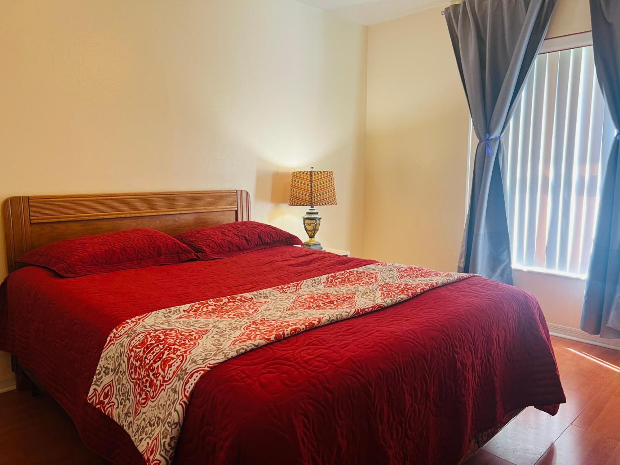 Room In Citrus Park And Carollwood, Close To The Airport & Downtown Тампа Экстерьер фото